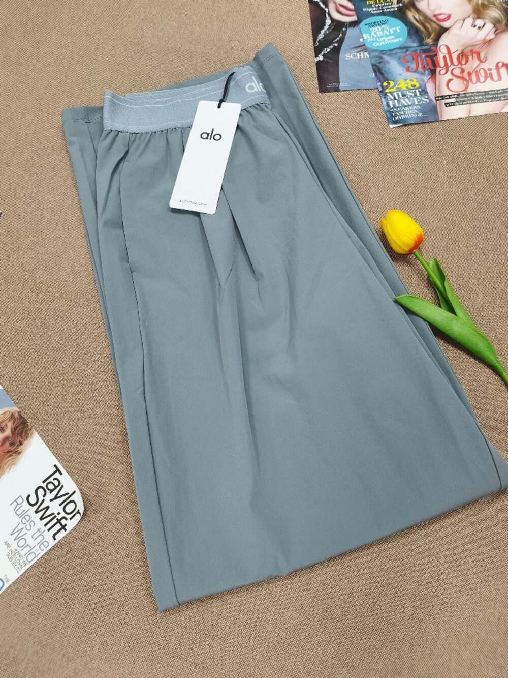 Alo Yoga Regular High Waist Straight Leg Casual Pants Steel Gray🔘New With Tags✨ - Picture 7 of 7